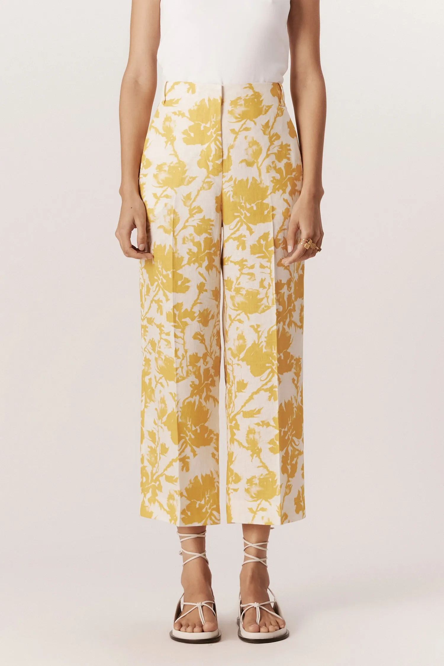 007323_CALCA_LINHO_RETA_AMPLA_BOLSO_FLORAL_AMARELO_ANDREAMARQUES -14-